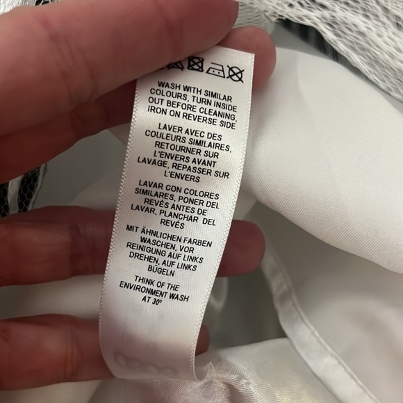 NWT ASOS,Bow-Front,B&WStriped,Twirl-able Dress,Excellent Condition, Size 8P - Picture 15 of 16